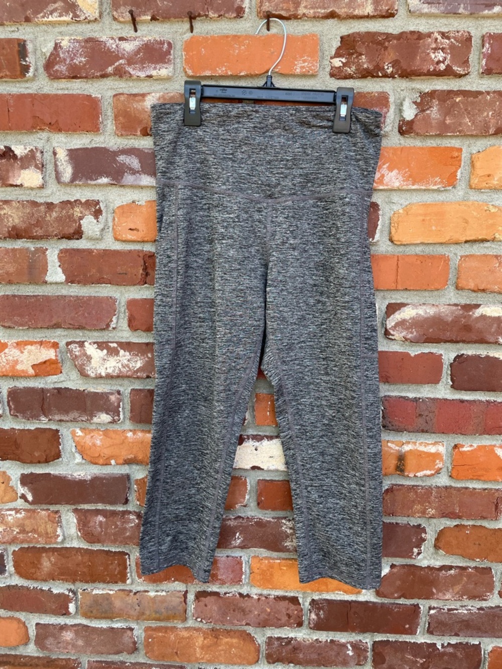 EUC Champion Capri Leggings